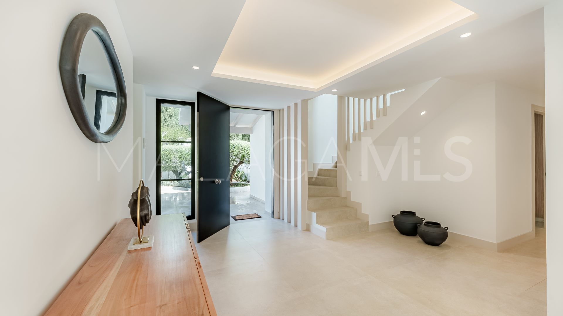 Villa for sale in Benahavis