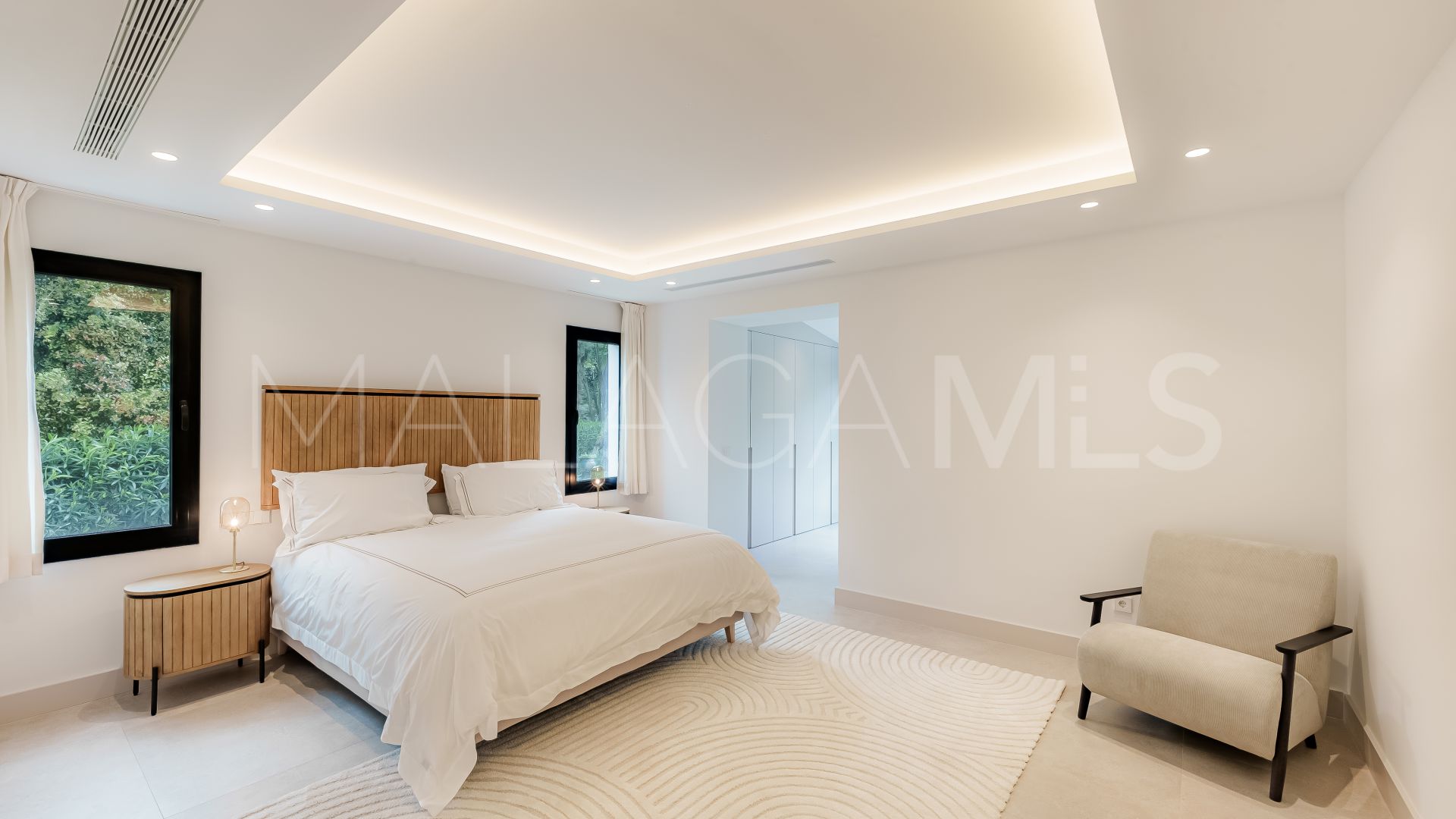 Villa for sale in Benahavis
