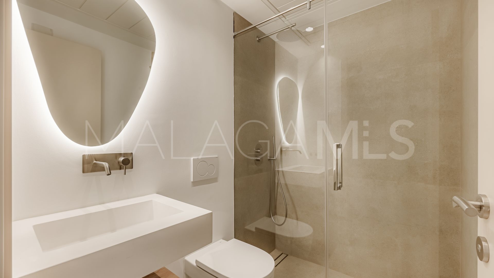 Villa for sale in Benahavis