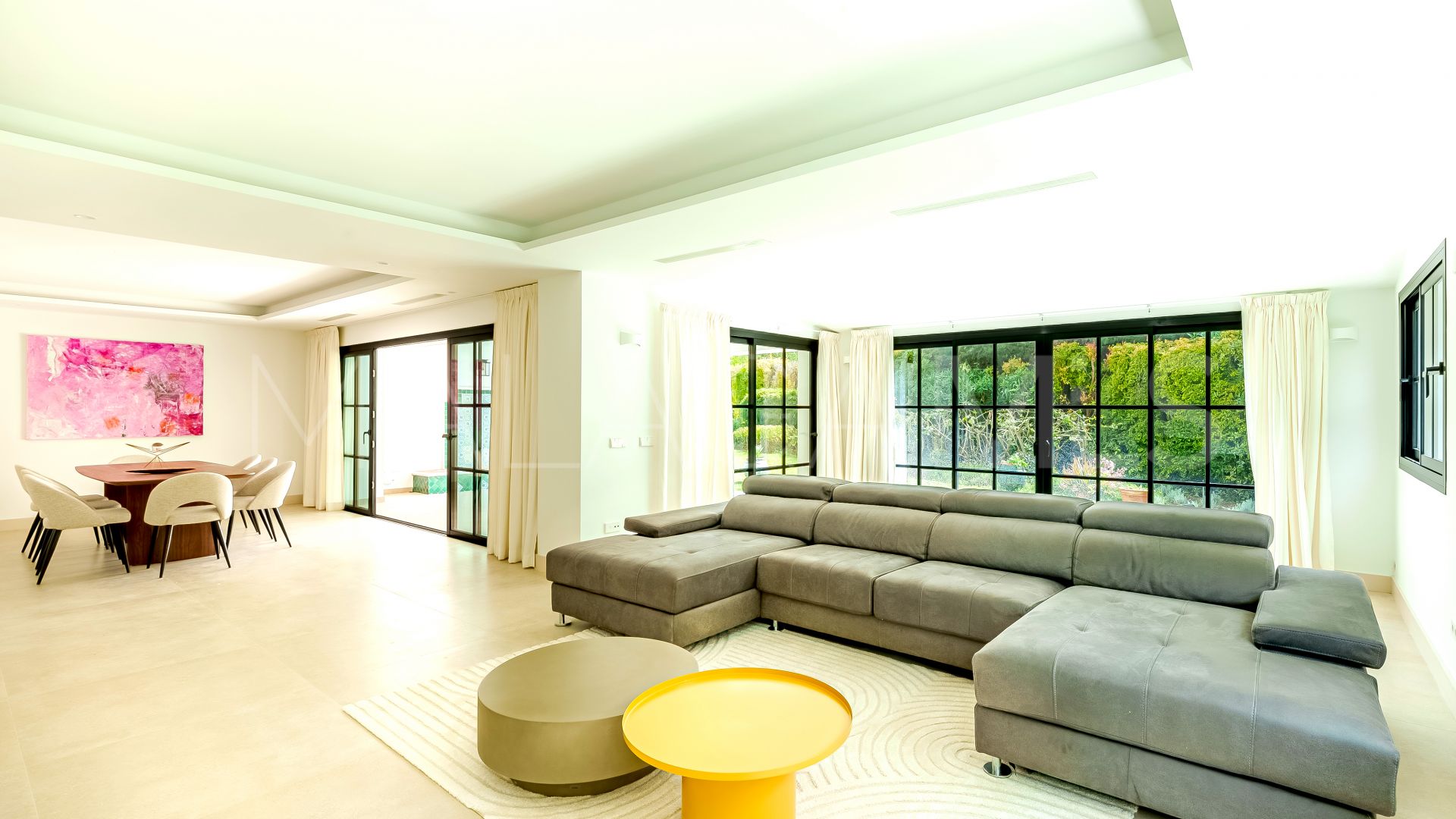 Villa for sale in Benahavis