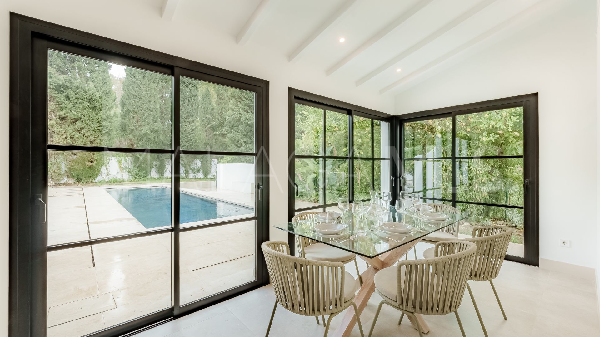 Villa for sale in Benahavis