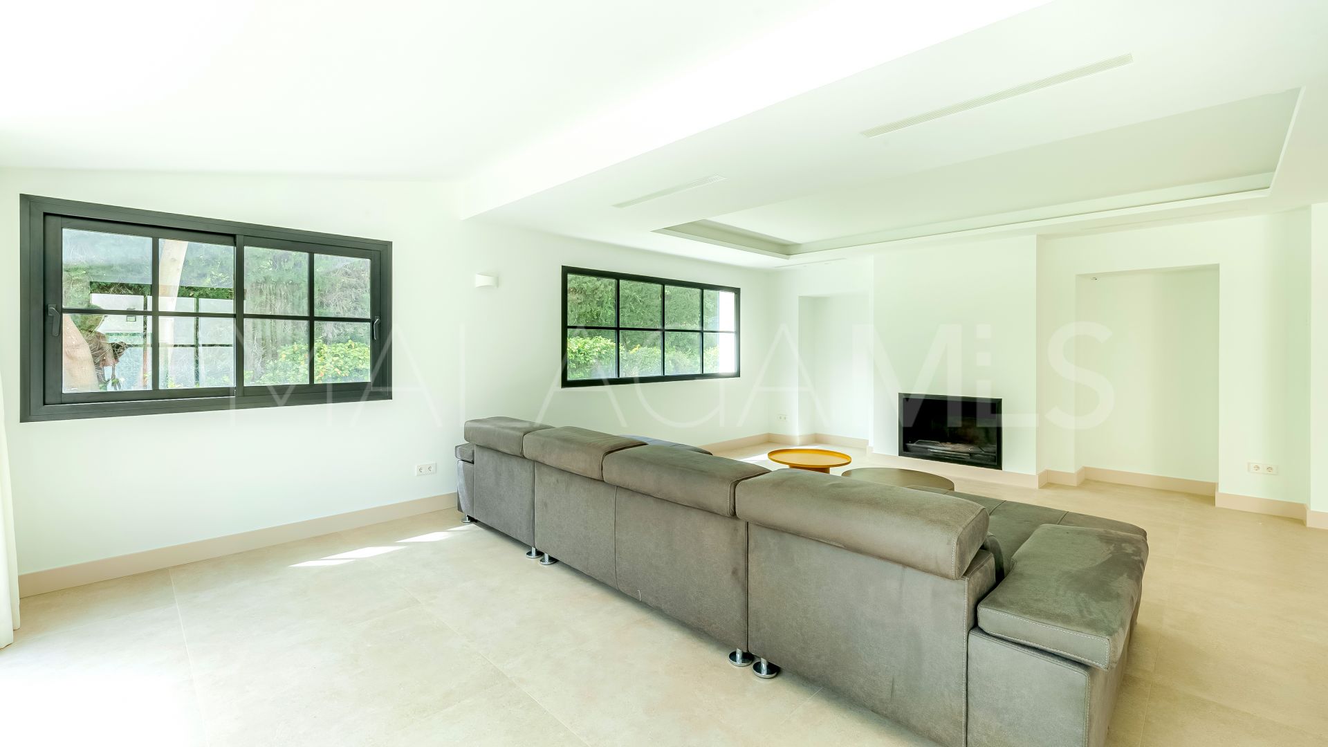 Villa for sale in Benahavis
