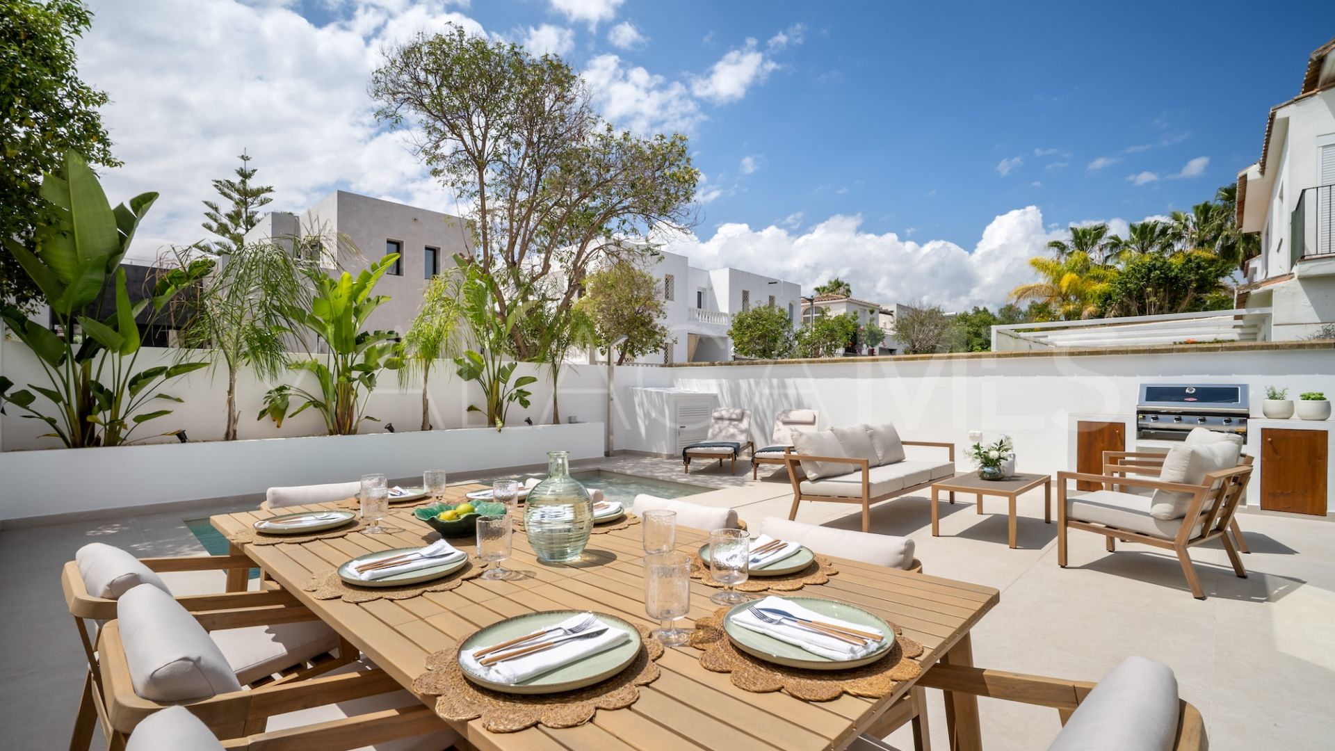 Parvilla for sale in Altos del Rodeo