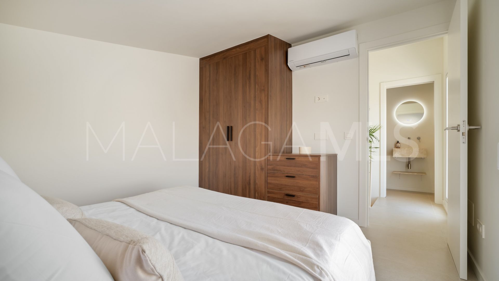 Parvilla for sale in Altos del Rodeo