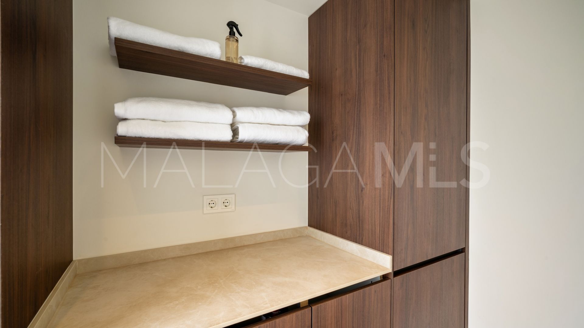 Parvilla for sale in Altos del Rodeo