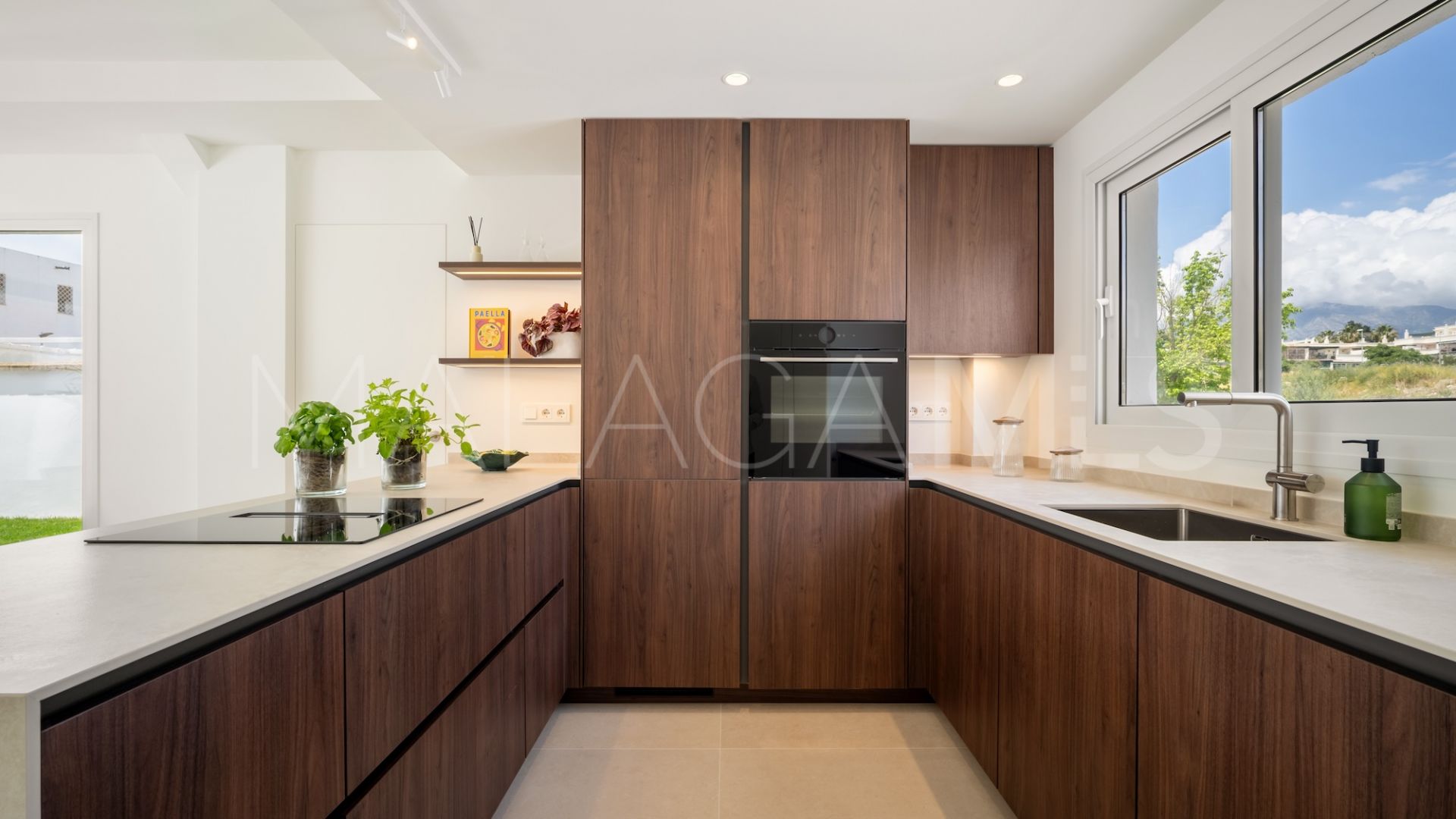 Parvilla for sale in Altos del Rodeo