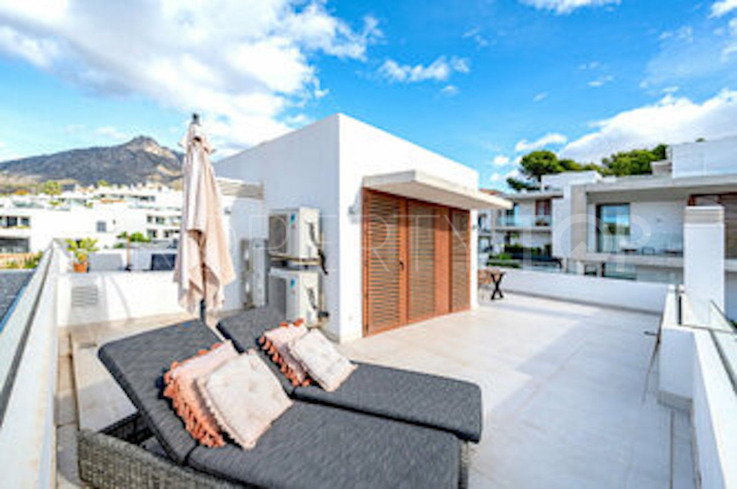 Villa with 3 bedrooms for sale in Marbella Golden Mile