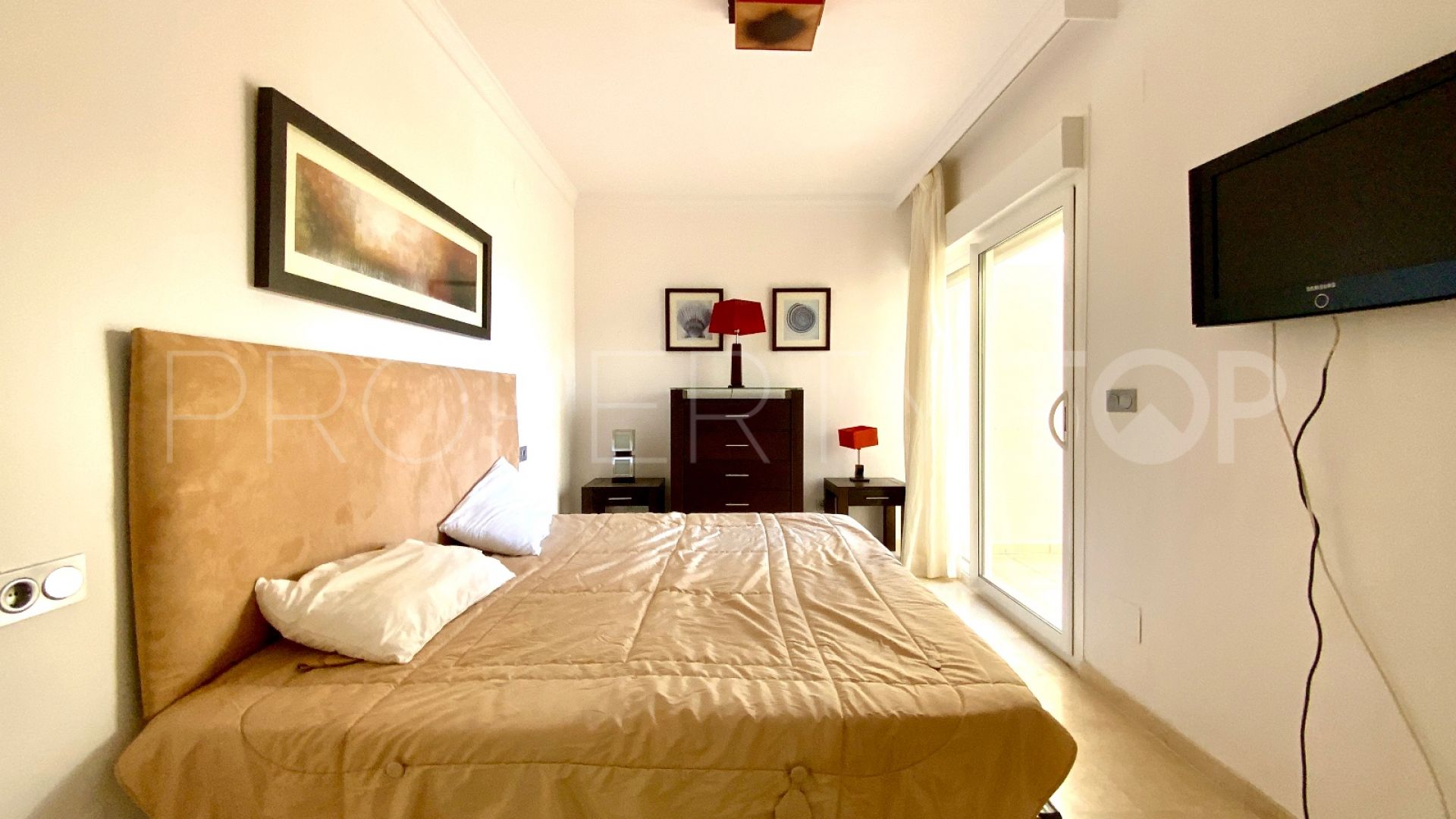 Apartamento a la venta de 3 dormitorios en San Roque Club