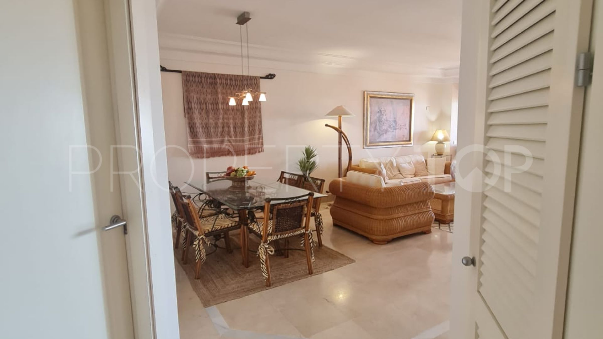 Buy apartment in Ribera del Obispo