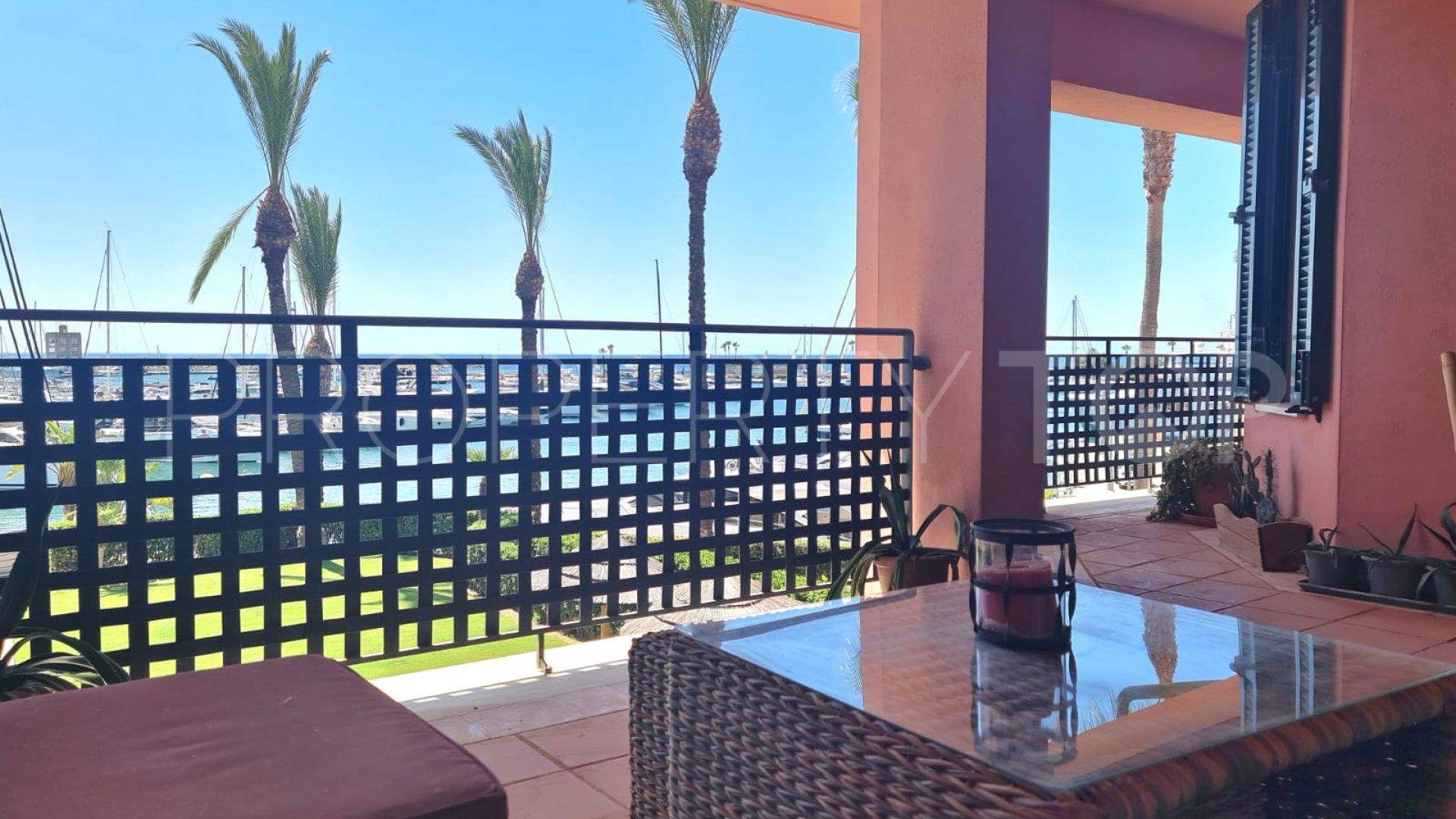 Buy apartment in Ribera del Obispo