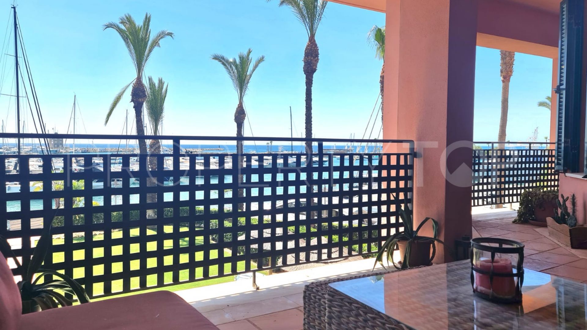 Buy apartment in Ribera del Obispo