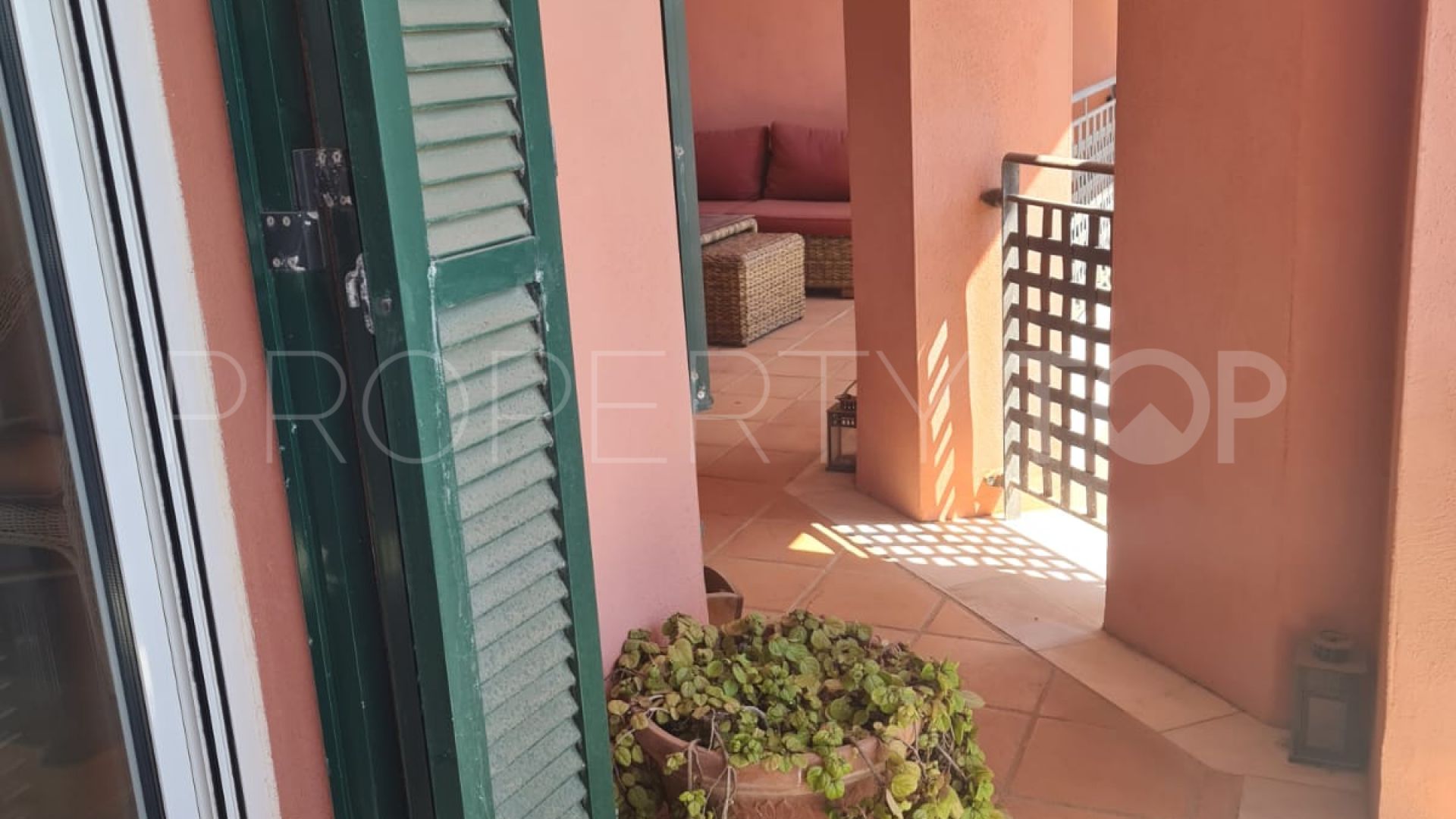 Buy apartment in Ribera del Obispo