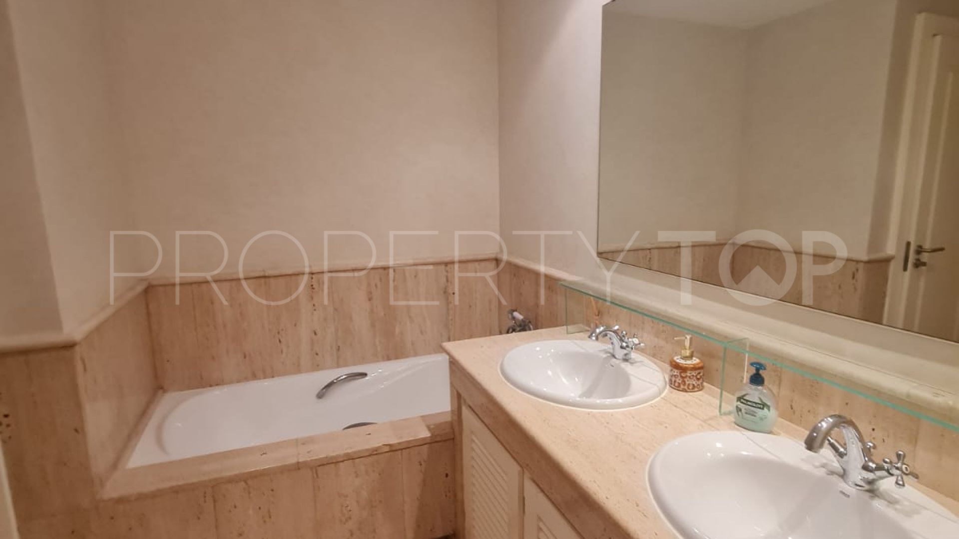 Buy apartment in Ribera del Obispo