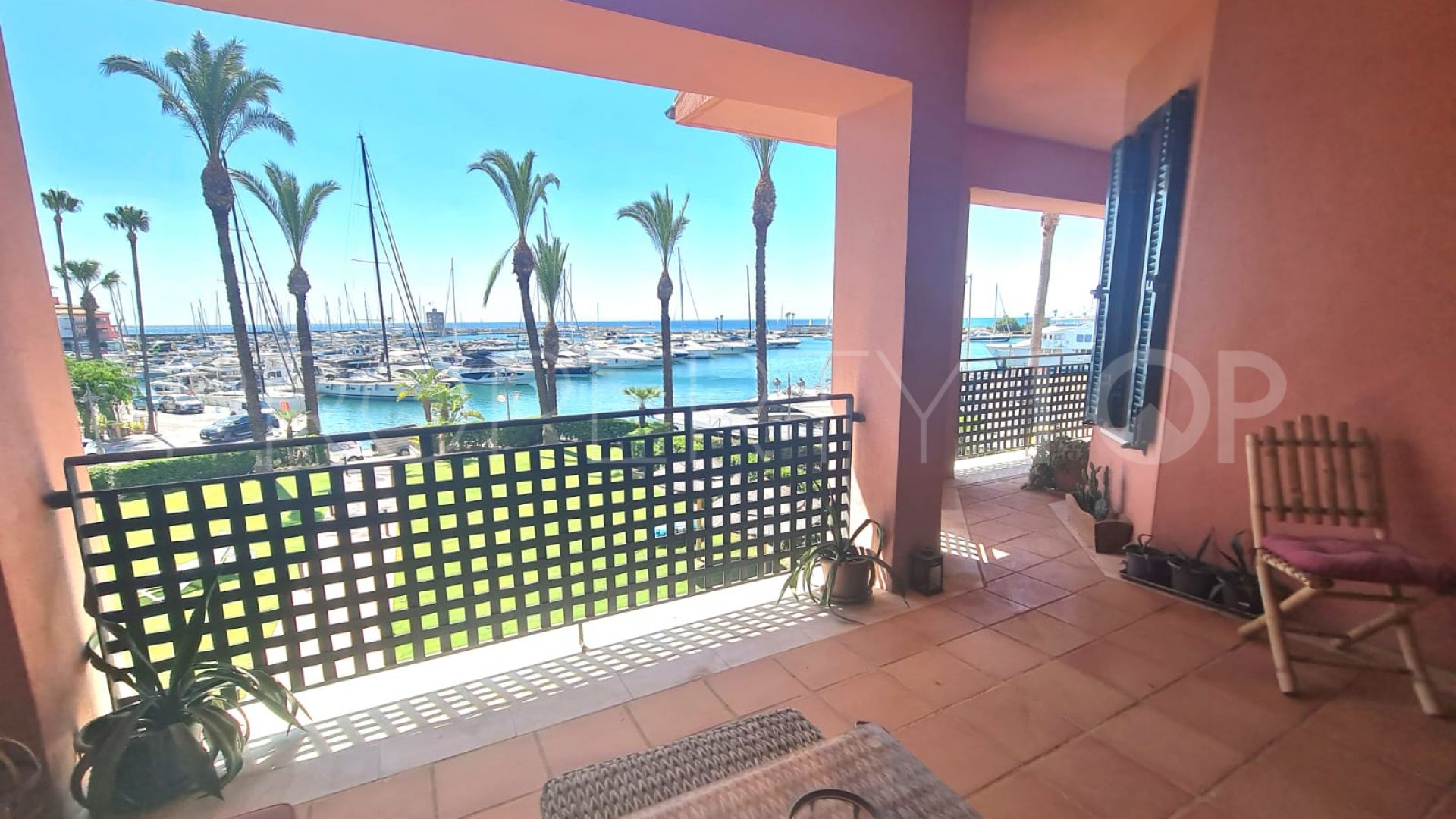 Buy apartment in Ribera del Obispo