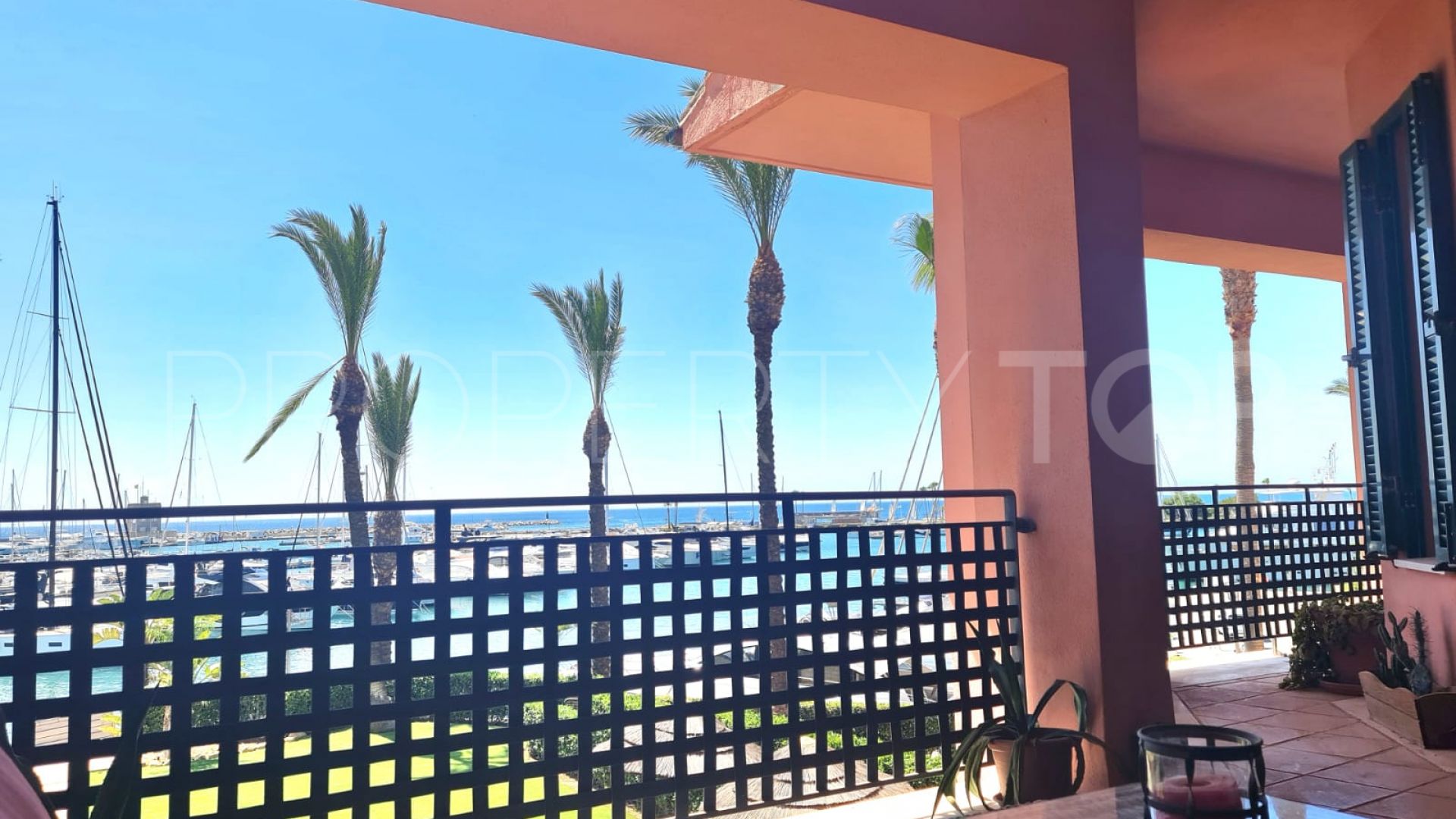 Buy apartment in Ribera del Obispo