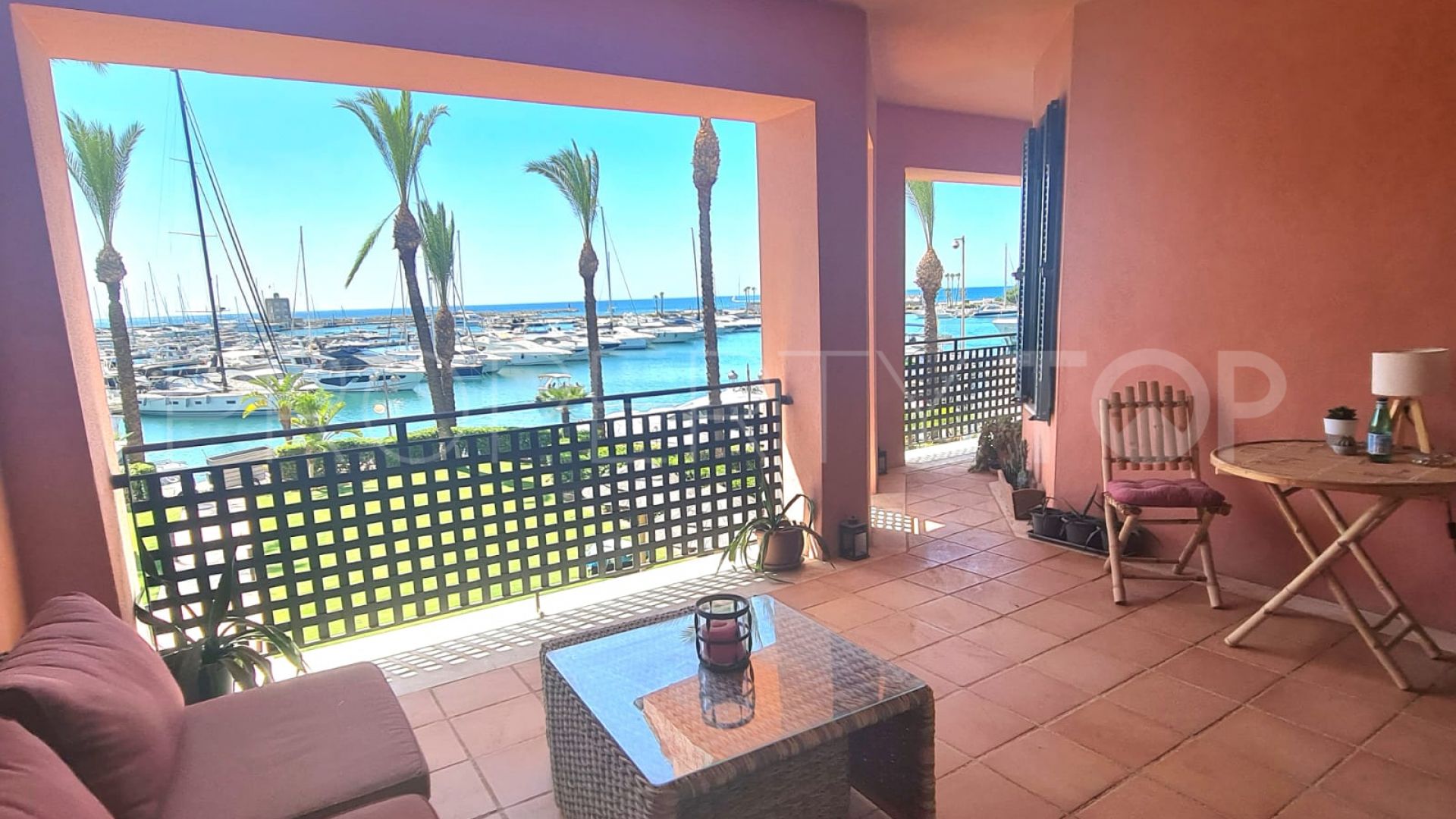 Buy apartment in Ribera del Obispo