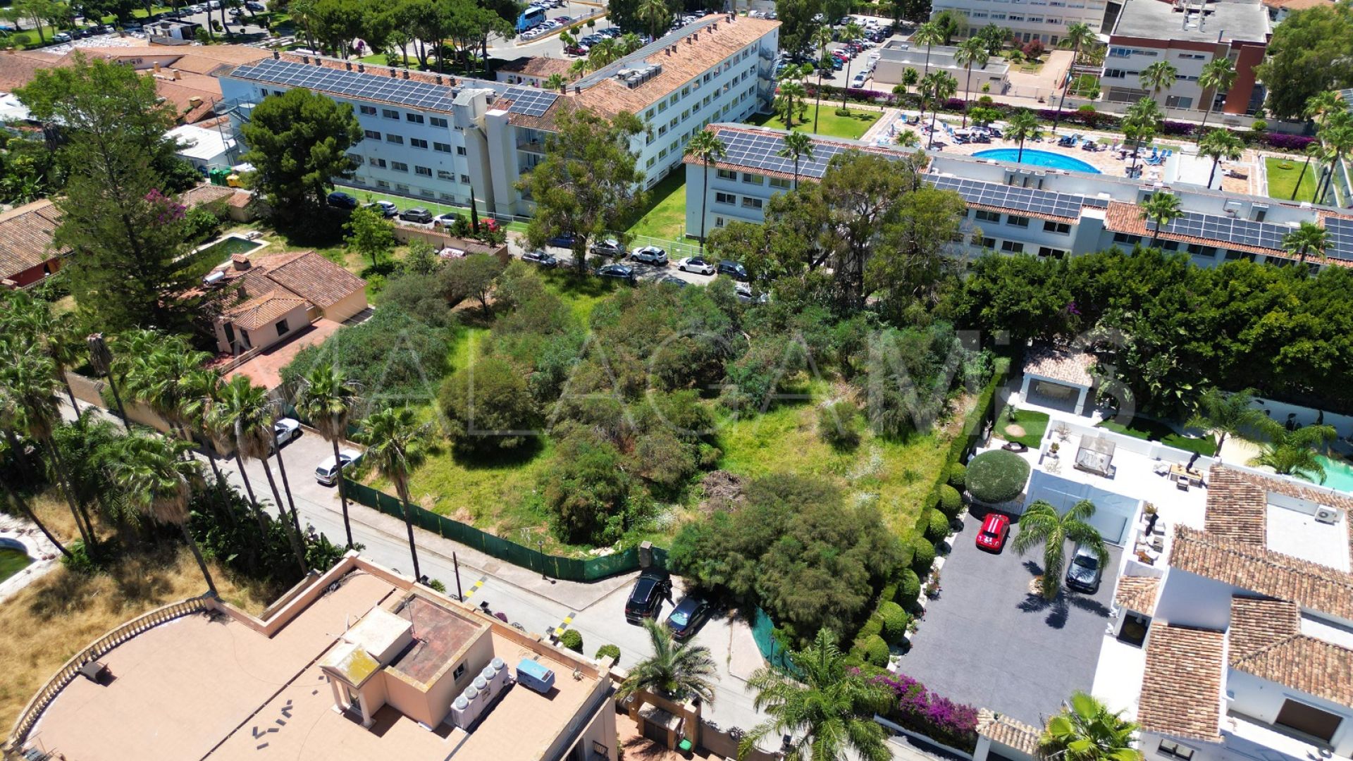 Parcela a la venta in Estepona Este