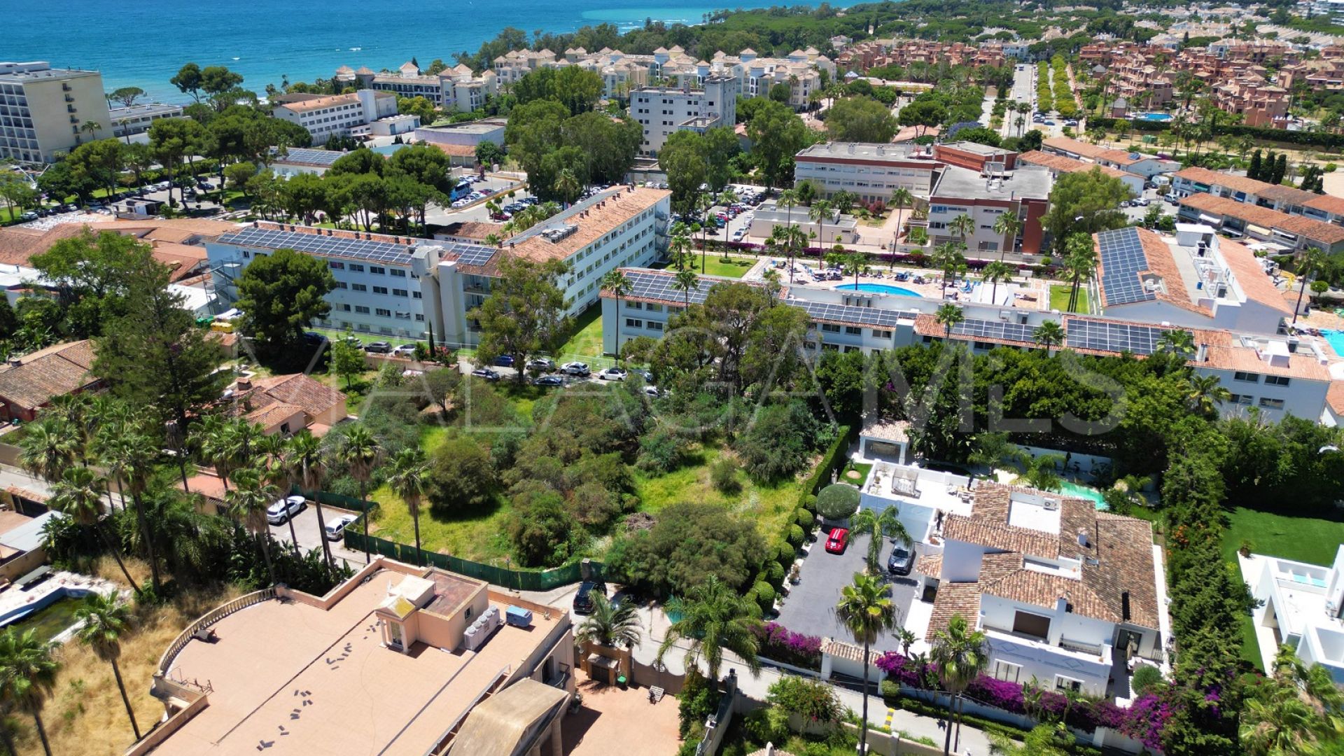Parcela a la venta in Estepona Este