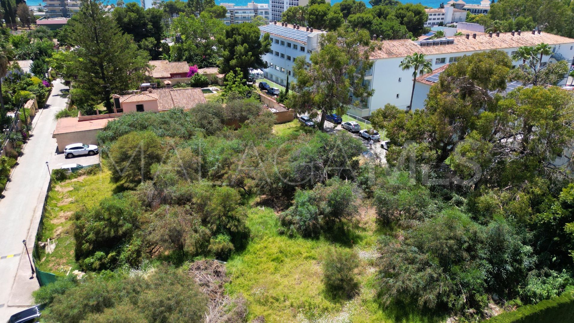 Parcela a la venta in Estepona Este