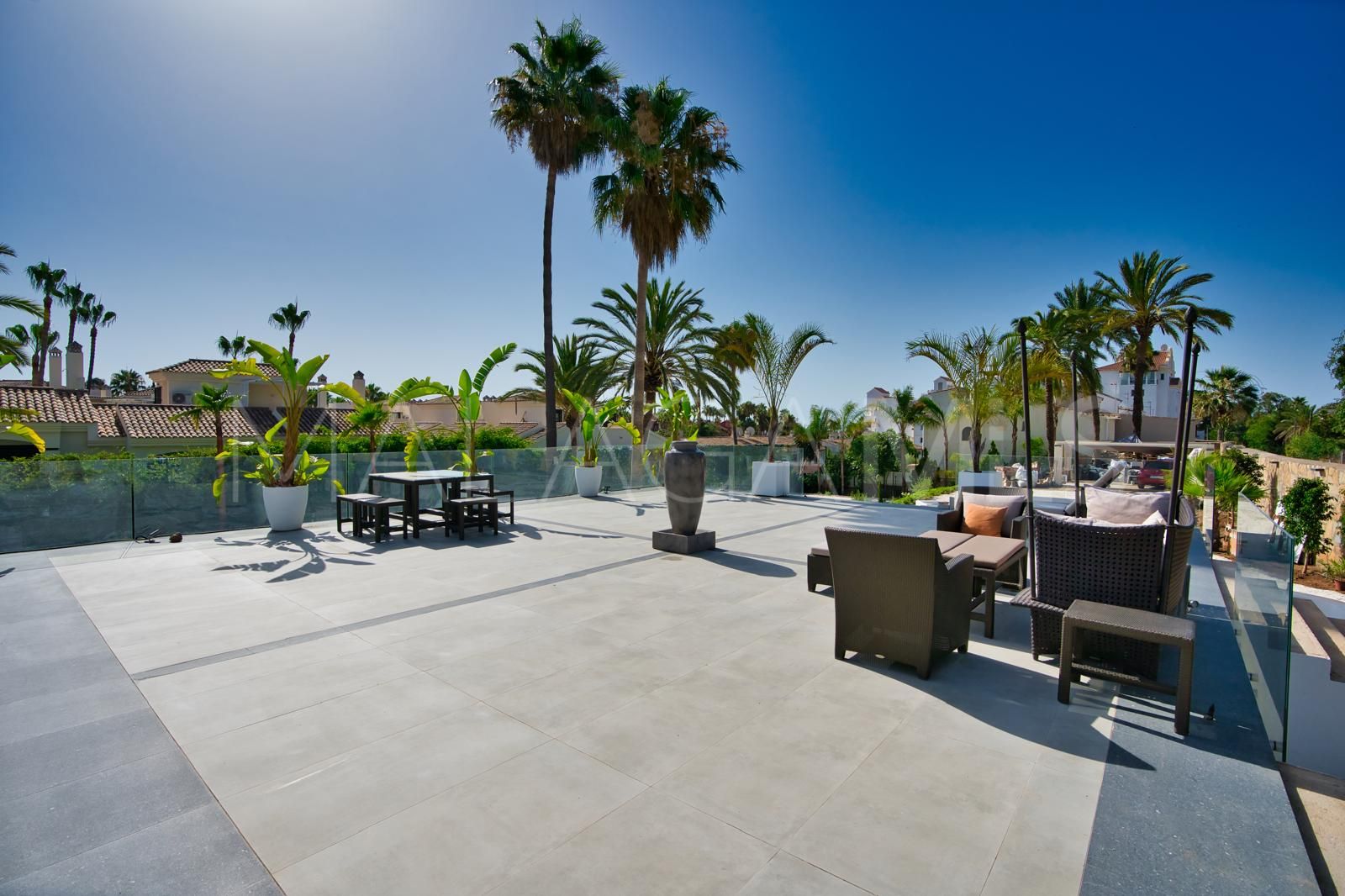 10 bedrooms Nueva Atalaya villa for sale