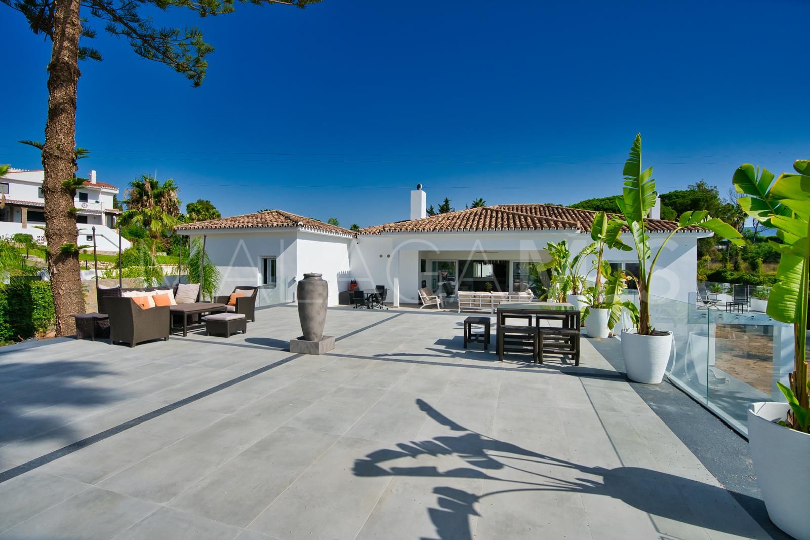 10 bedrooms Nueva Atalaya villa for sale