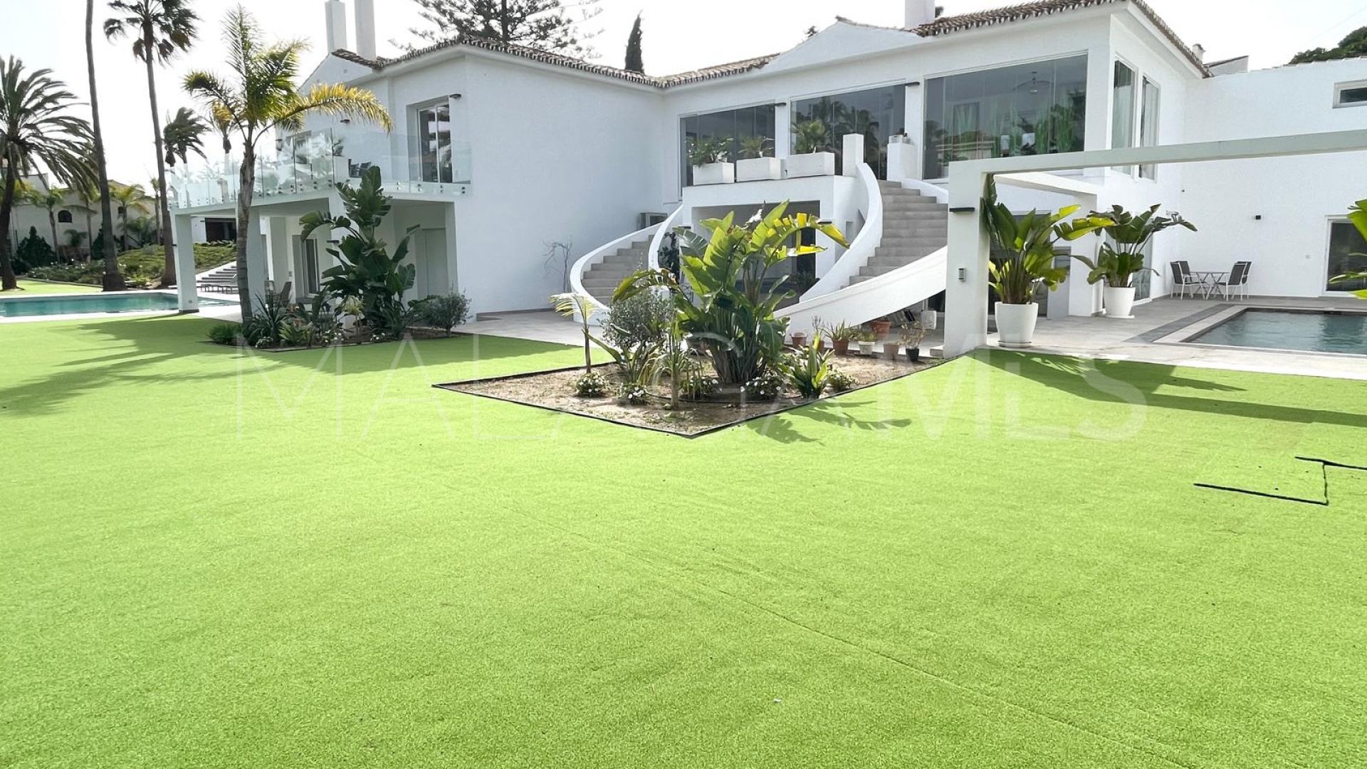 10 bedrooms Nueva Atalaya villa for sale