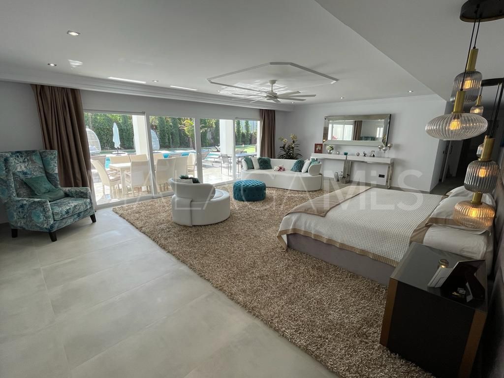 10 bedrooms Nueva Atalaya villa for sale