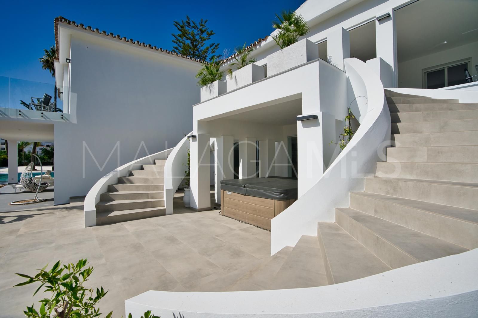 10 bedrooms Nueva Atalaya villa for sale