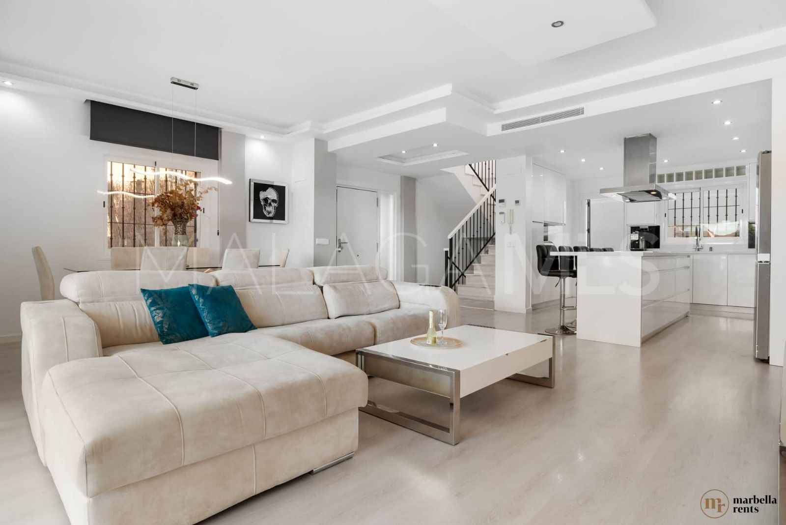 6 bedrooms semi detached house in Artola for sale