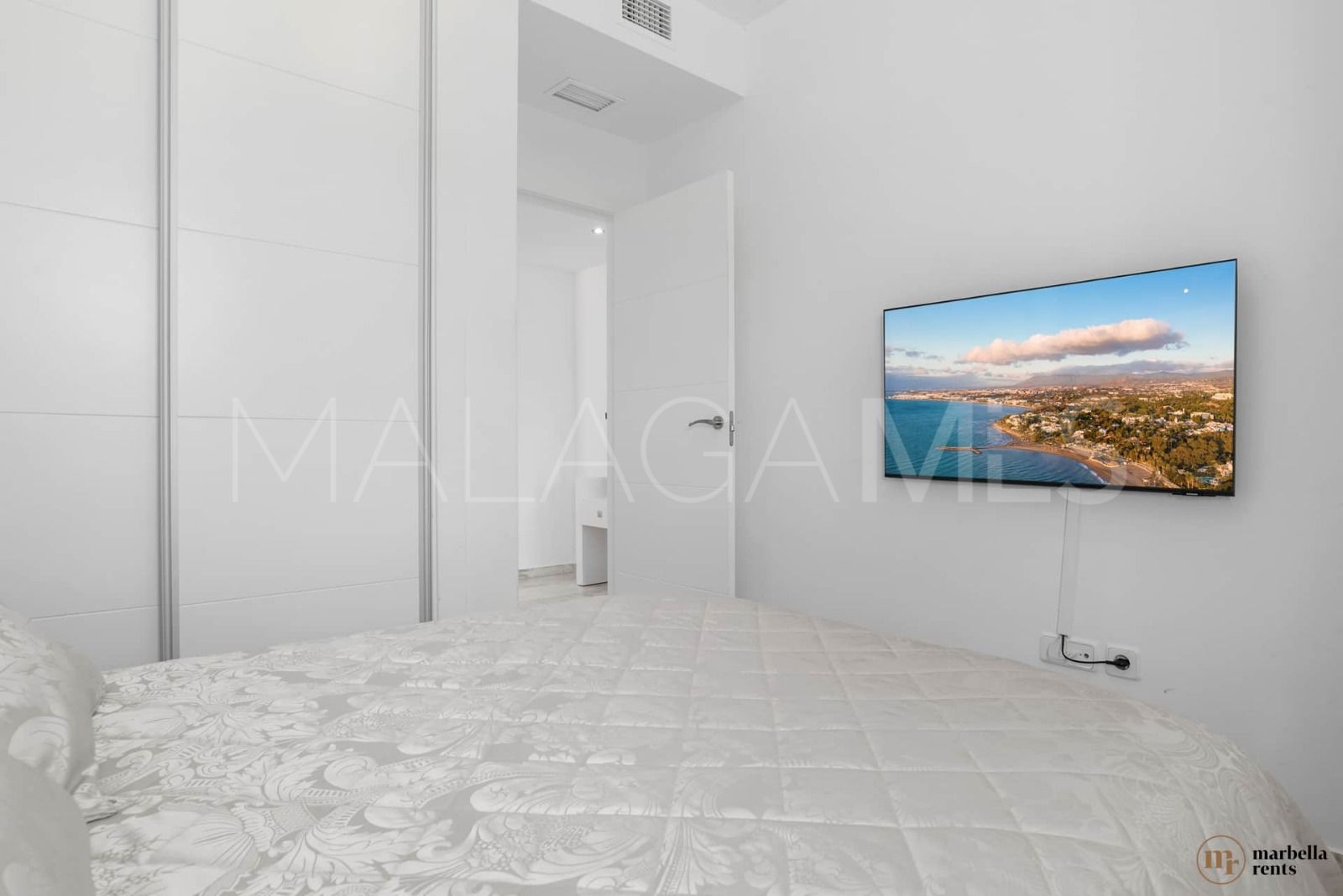 6 bedrooms semi detached house in Artola for sale