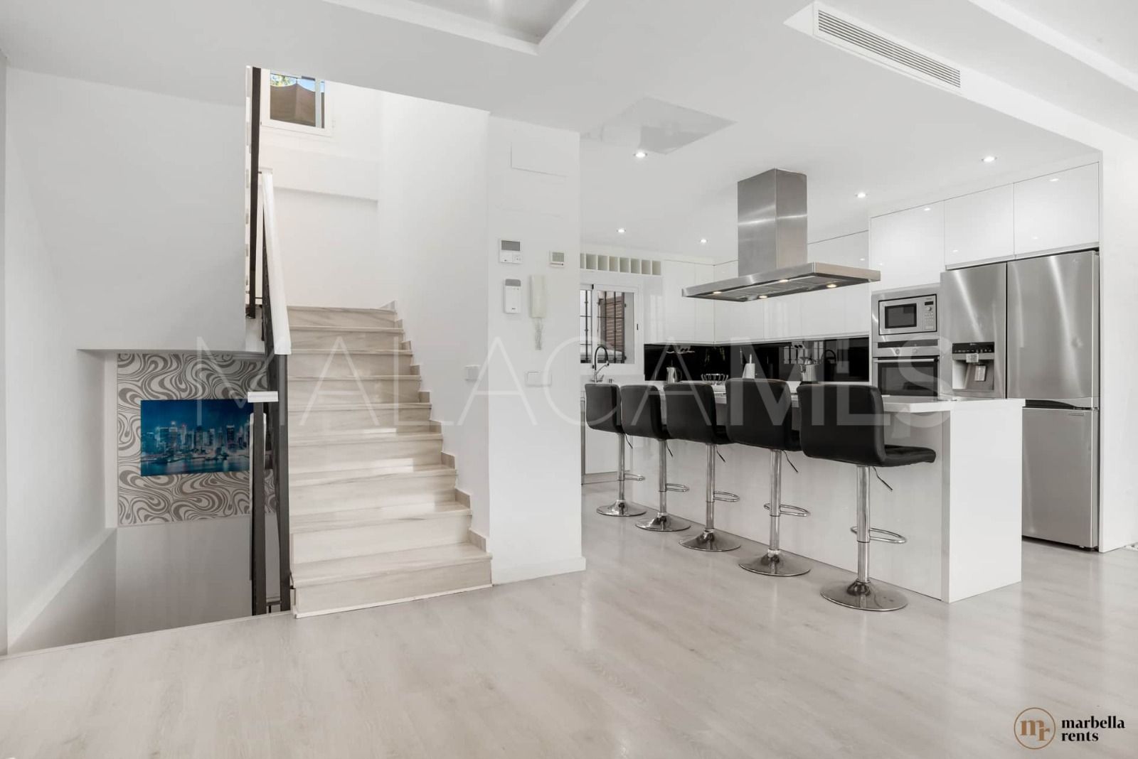 6 bedrooms semi detached house in Artola for sale