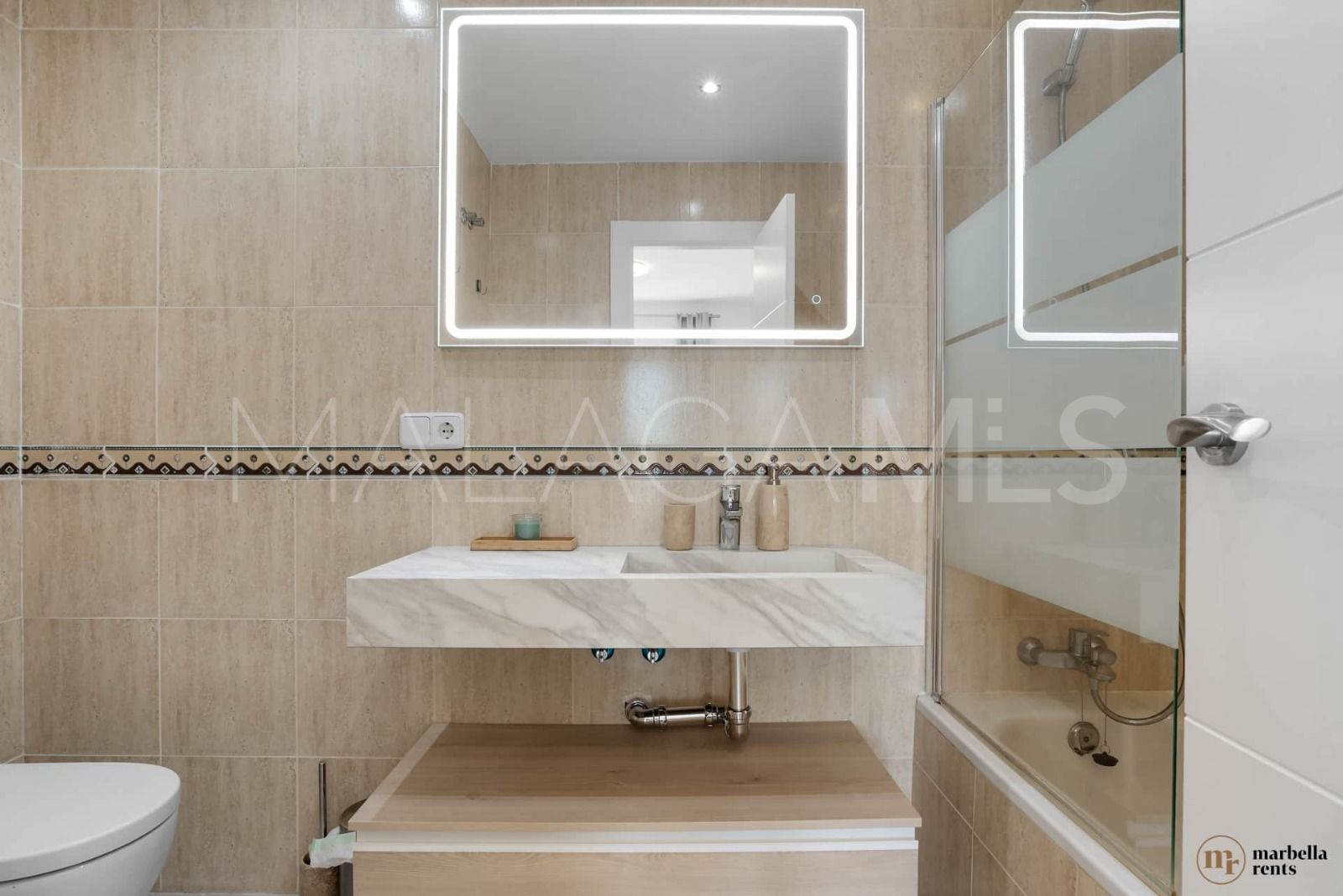 6 bedrooms semi detached house in Artola for sale