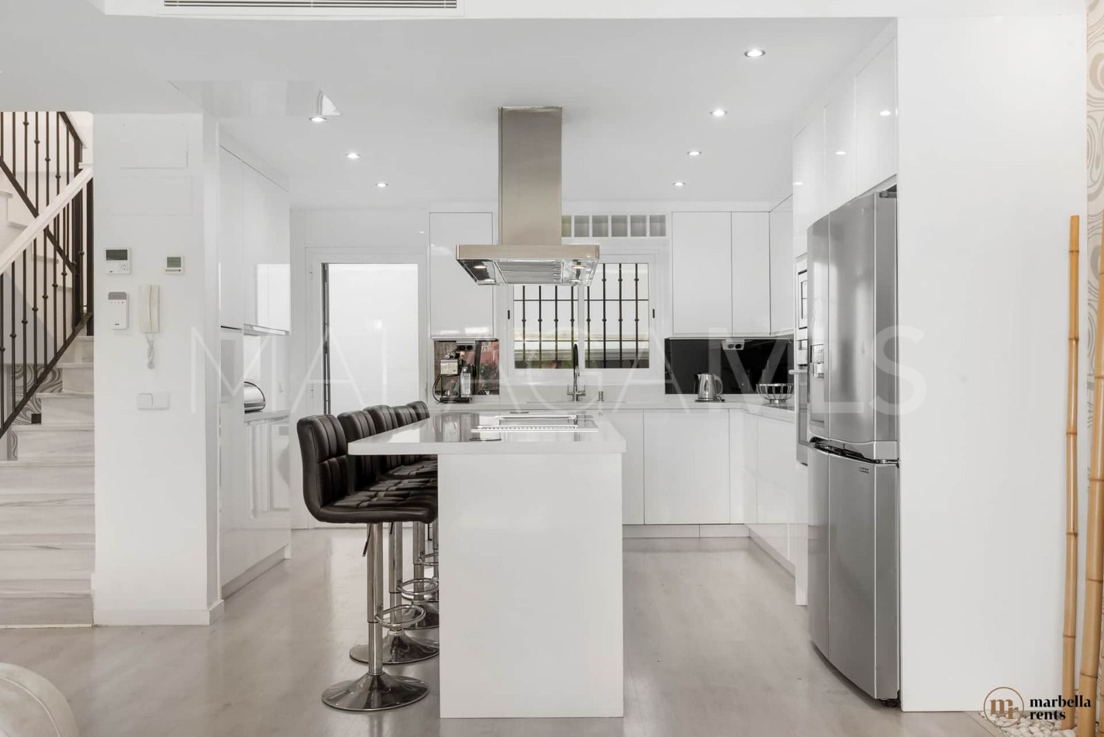 6 bedrooms semi detached house in Artola for sale