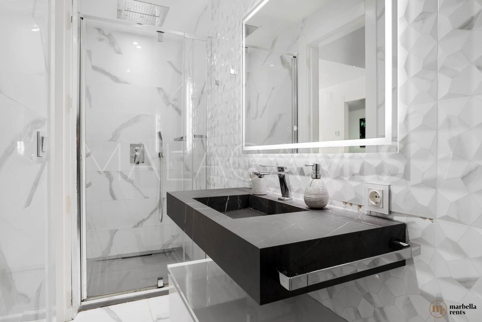 6 bedrooms semi detached house in Artola for sale