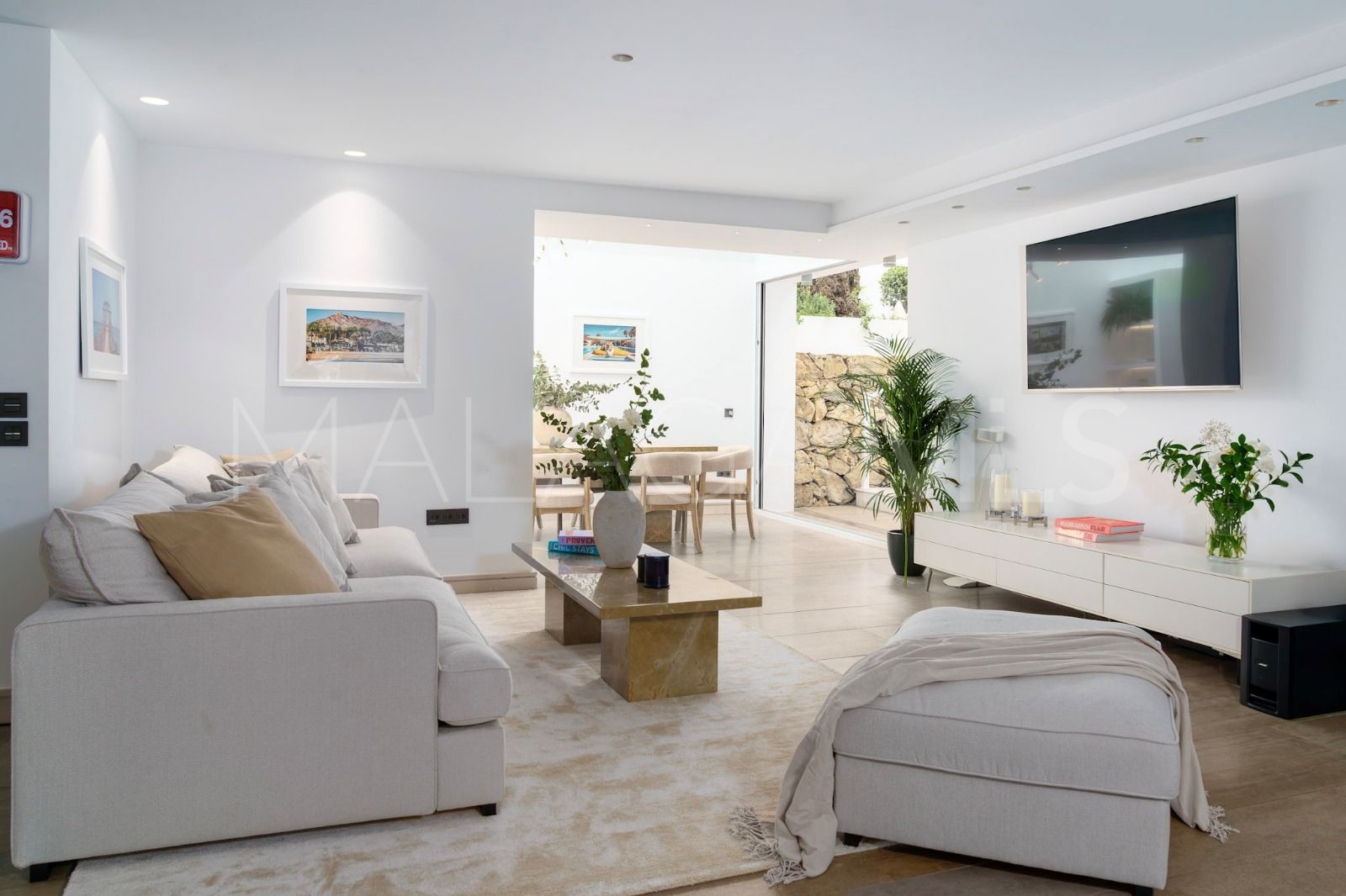 Villa for sale in Las Brisas