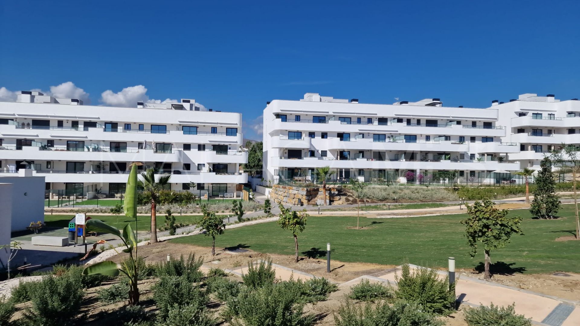 For sale Estepona East 2 bedrooms ground floor apartment