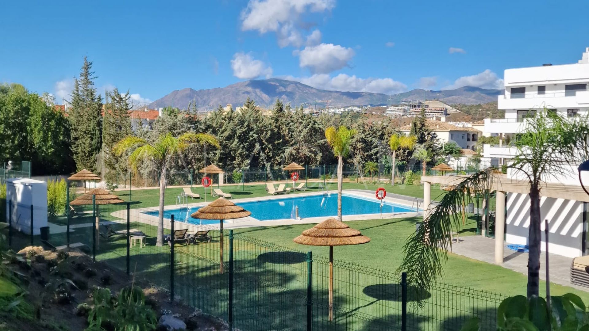 For sale Estepona East 2 bedrooms ground floor apartment