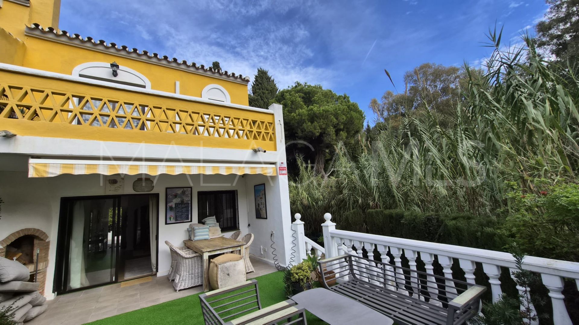 Radhus for sale in Sitio de Calahonda