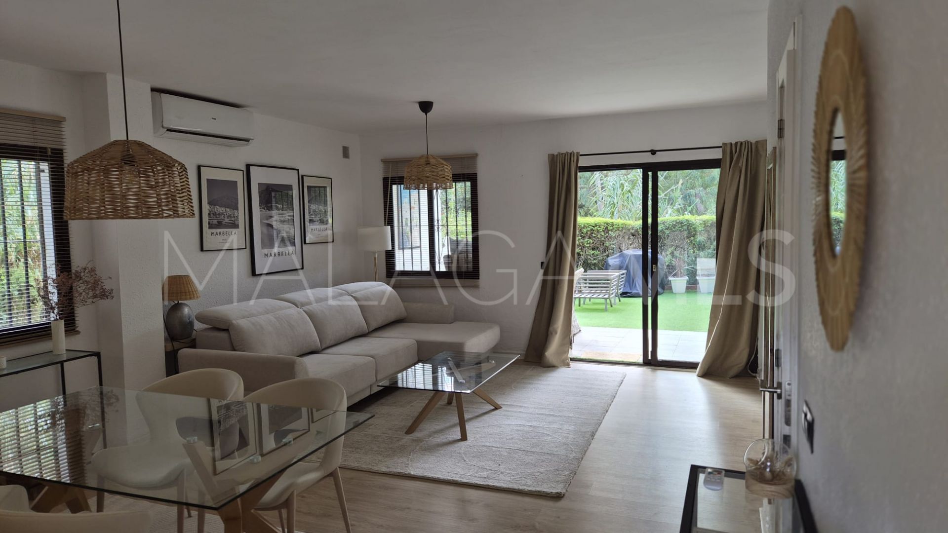 Radhus for sale in Sitio de Calahonda