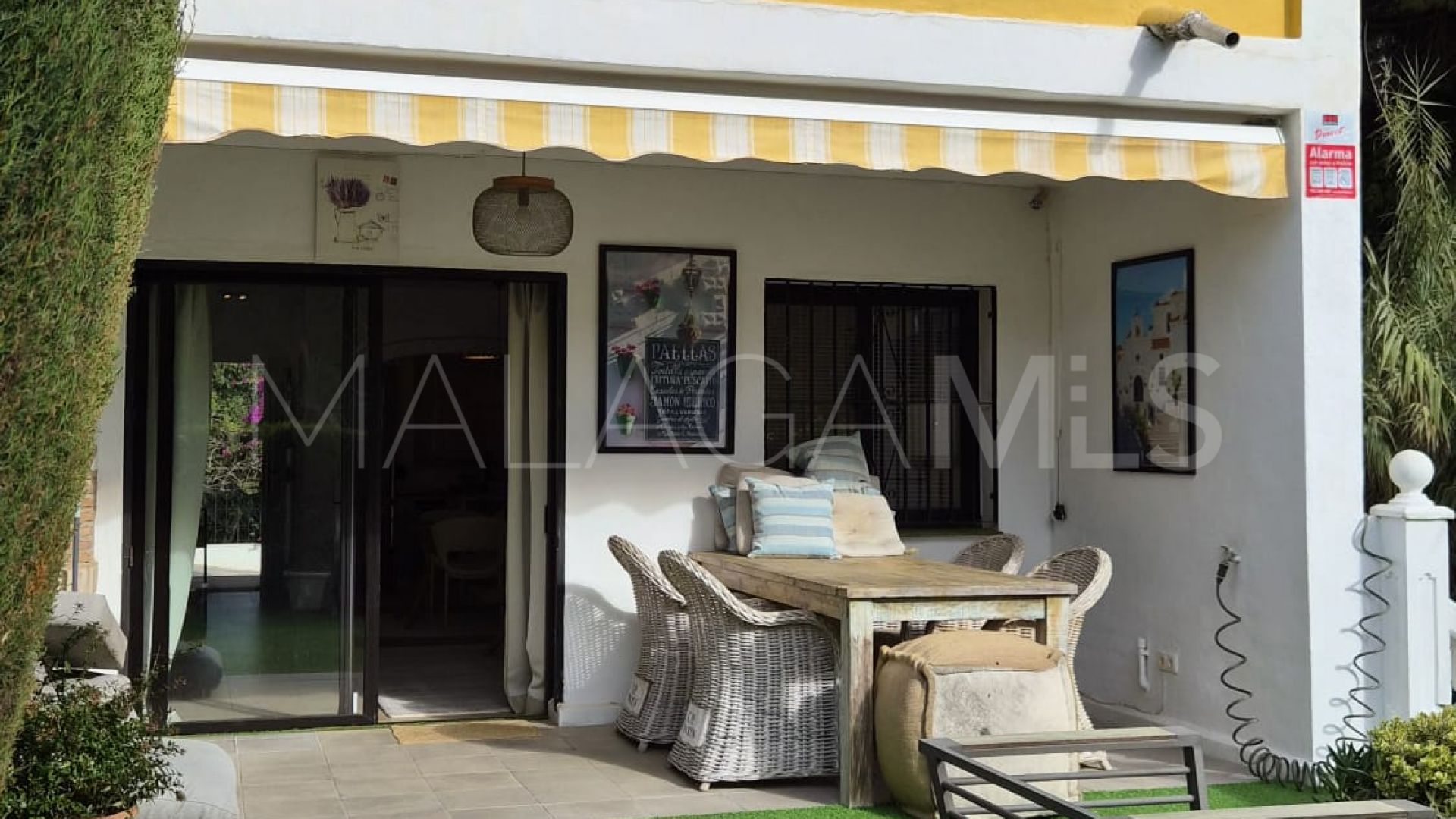 Radhus for sale in Sitio de Calahonda