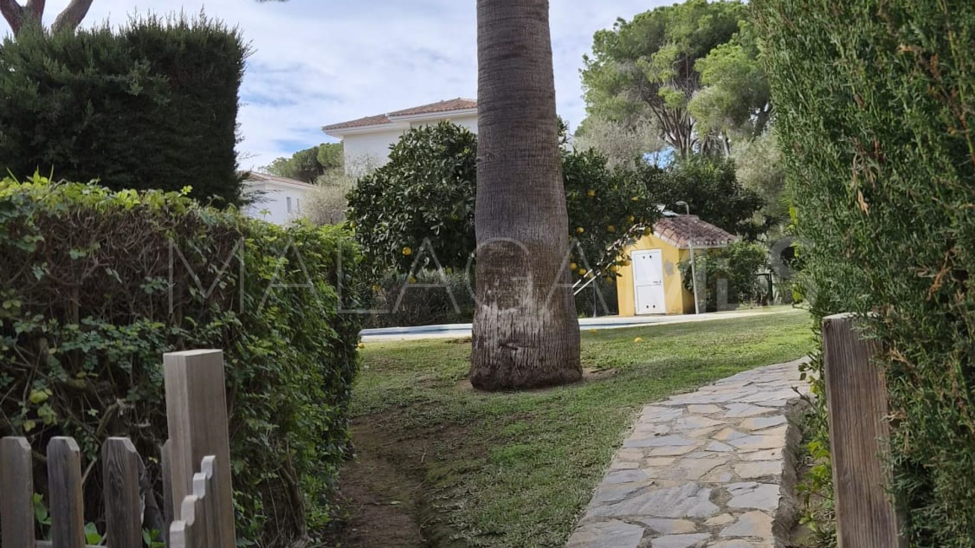 Radhus for sale in Sitio de Calahonda