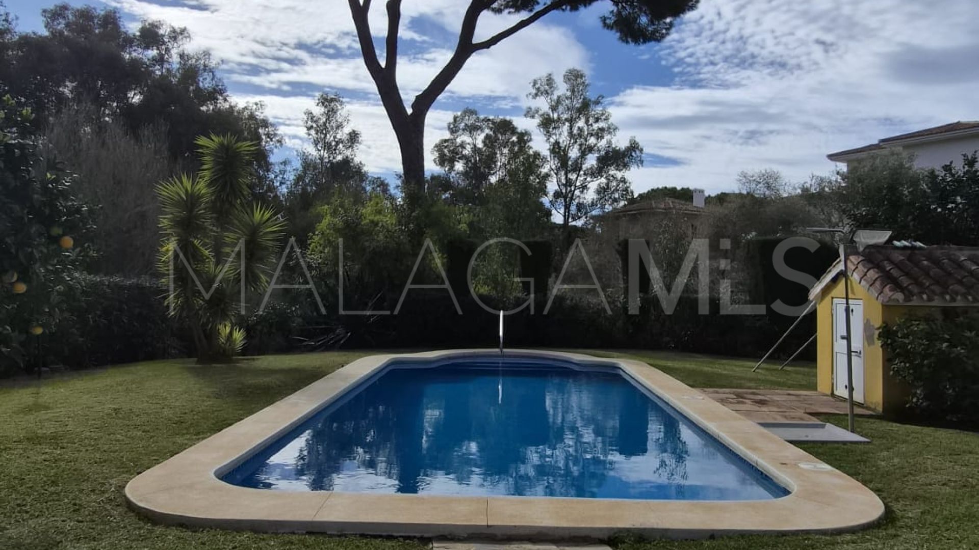 Radhus for sale in Sitio de Calahonda