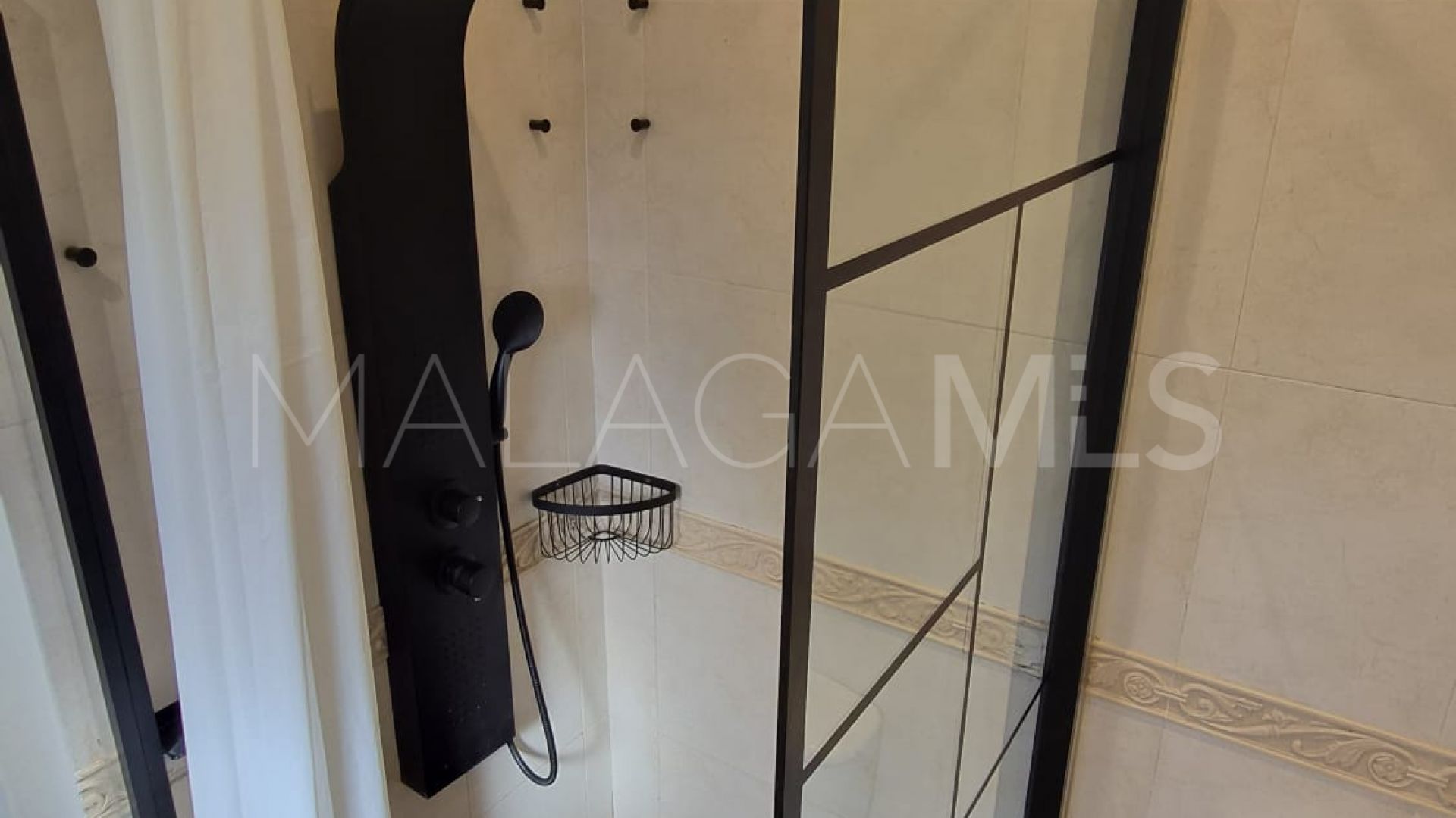 Radhus for sale in Sitio de Calahonda