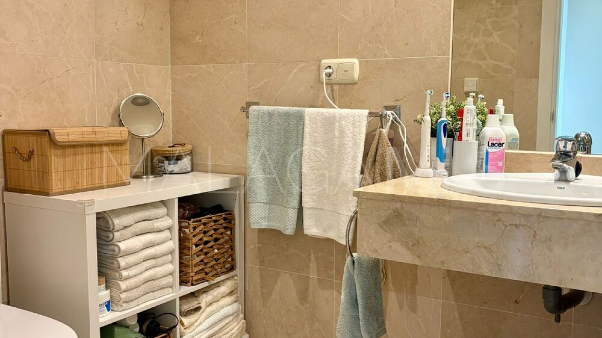 Lägenhet for sale in Las Lomas de Rio Real