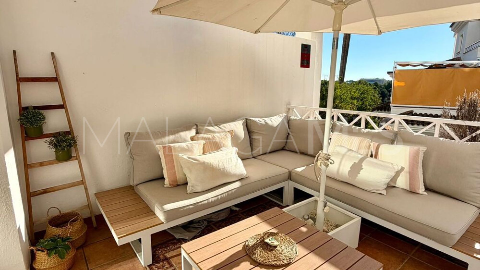 Lägenhet for sale in Las Lomas de Rio Real