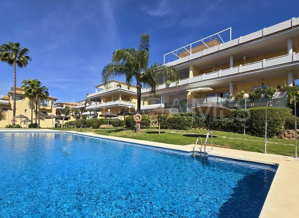 For sale ground floor apartment in Cabopino