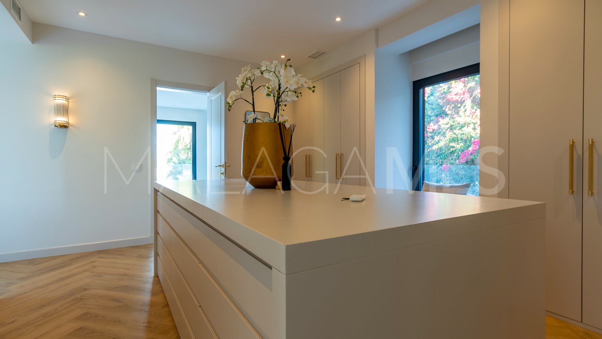 Villa for sale in Artola