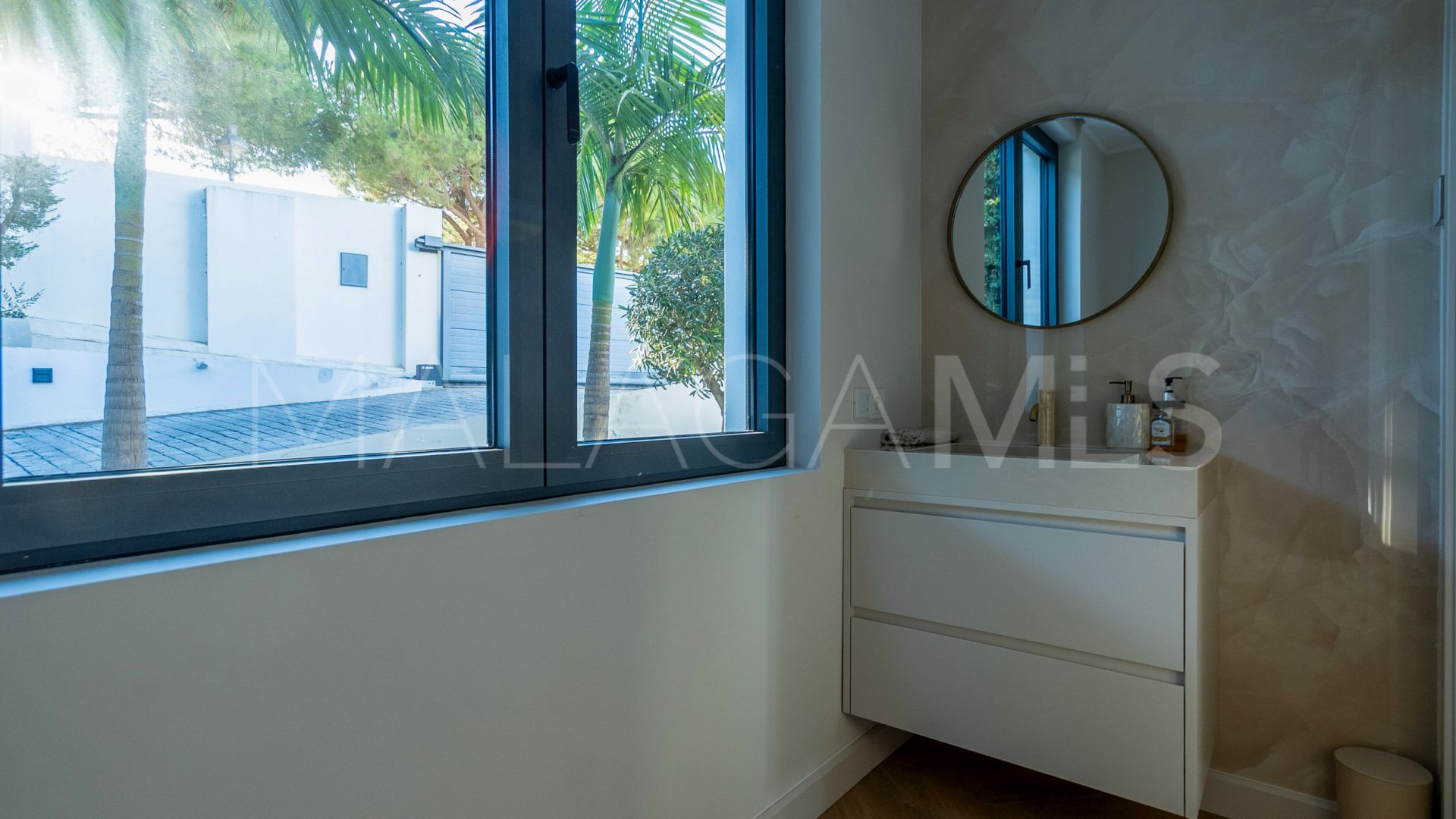 Villa for sale in Artola