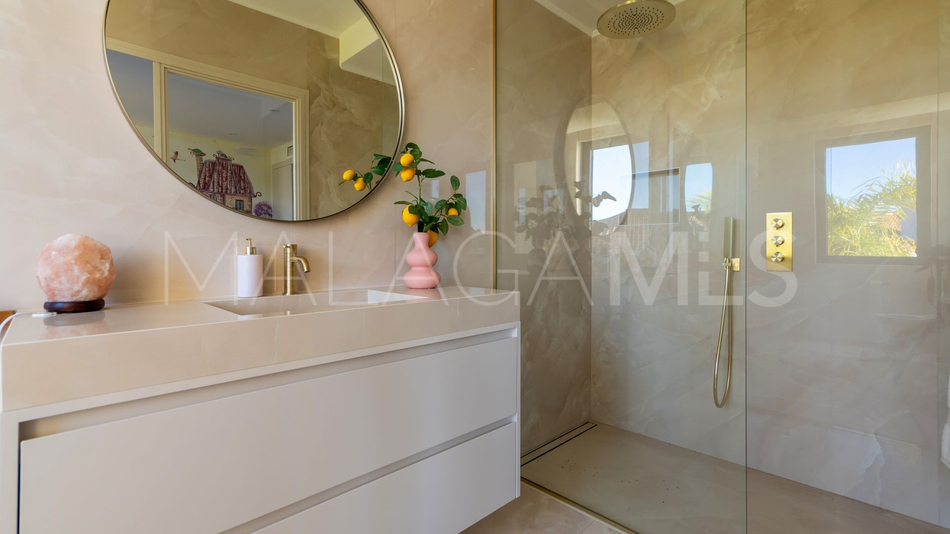 Villa for sale in Artola