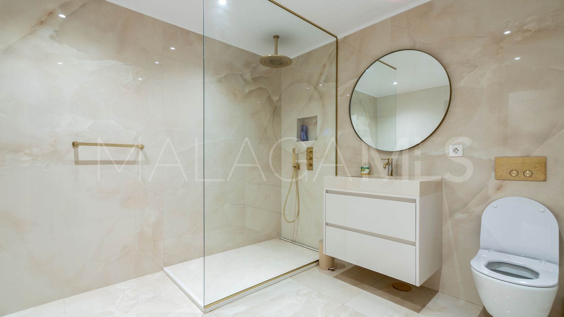 Villa for sale in Artola